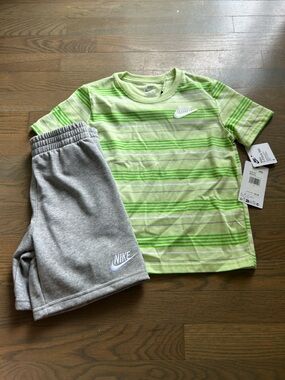 NWT Nike Boys Set size 6